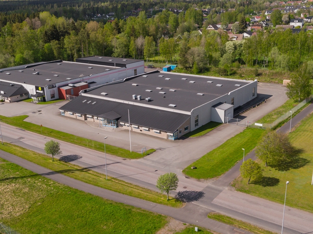 Mattläggaren 1 - Drönare framsida tagen från höger(1)