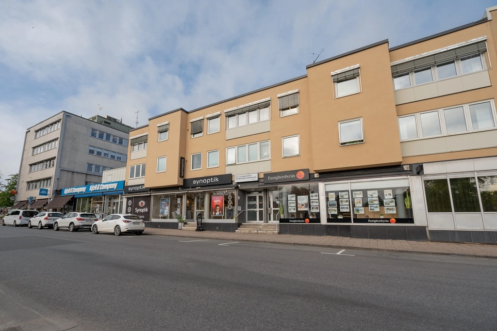 Lejonet 11 - Hela långsidan av byggnaden tagen från höger