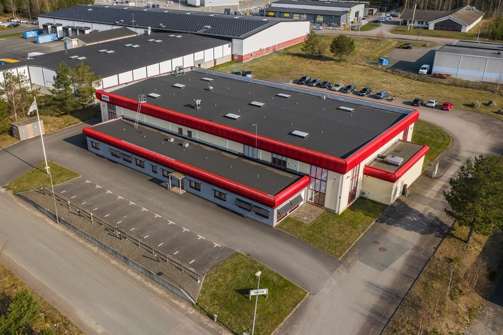 Takläggaren 4 - Sordin Drönare framsida tagen från höger