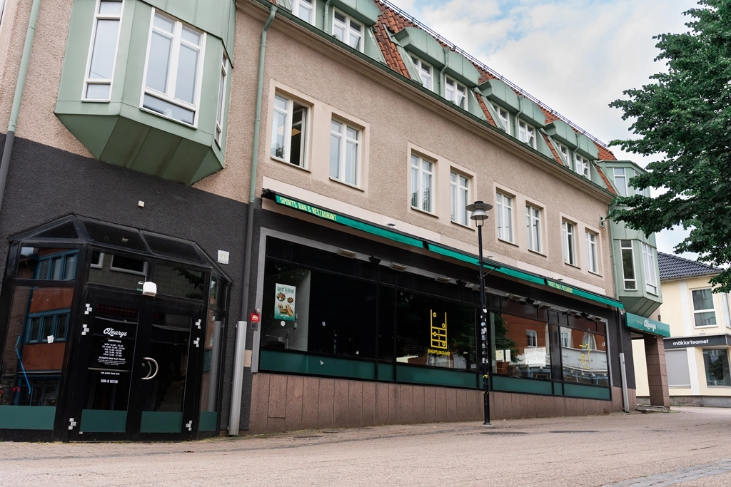 Olearys nedre entre mot Dressman - wide