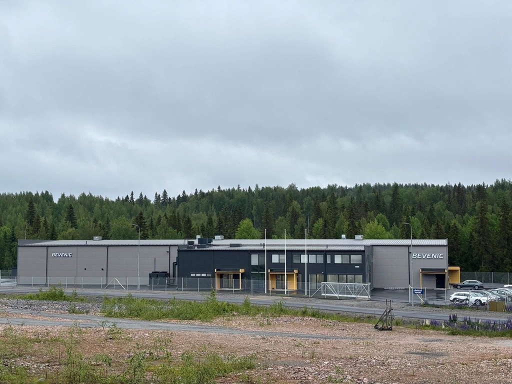 Pictures, properties_kielo-teollisuuskiinteisto-julkisivu-majurikatu11